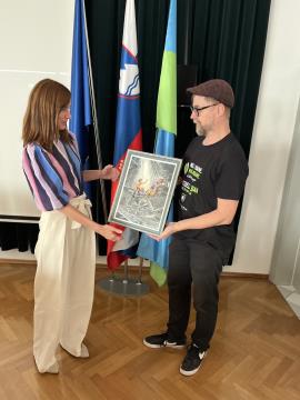 Prevzem karikature dečka s solzicami avtorja Cirila Horjaka 18092023 (3)